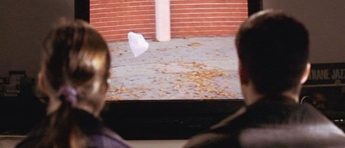 Universitários utilizam sacola como preservativo e acabam no hospital