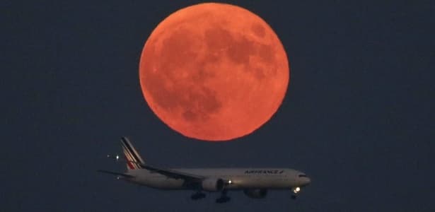 Seita cristã revê predições e calcula que fim do mundo será nesta quarta, e com FOGO