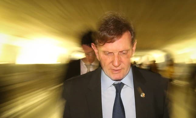 Delação de Renato Duque envolve Crivella no Petrolão