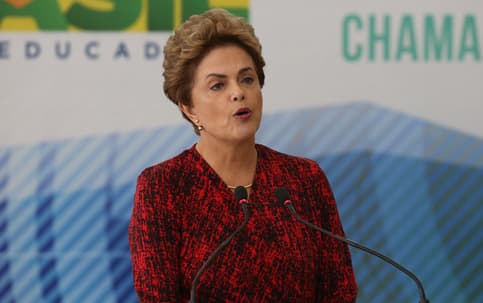 TARIFA DE ÔNIBUS E "AQUELA LEMBRANÇA": Dilma teme que manifestações se alastrem pelo País
