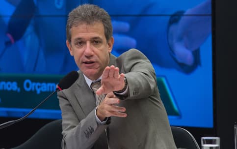 "Saúde caminha para um colapso", diz ministro Arthur Chioro, que tem demissão dada como certa