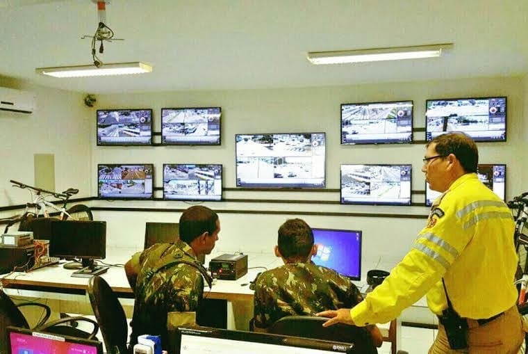 FOTO: Imagens das câmeras de monitoramento do trânsito são disponibilizadas para o Exército