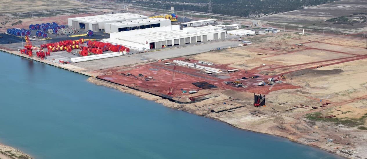 FOTO: Navio descarrega 13.500 toneladas de trigo no Porto de Natal