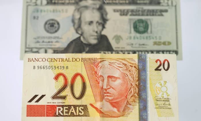 Dólar fecha em R$ 4,16, maior cotação desde a criação do Plano Real
