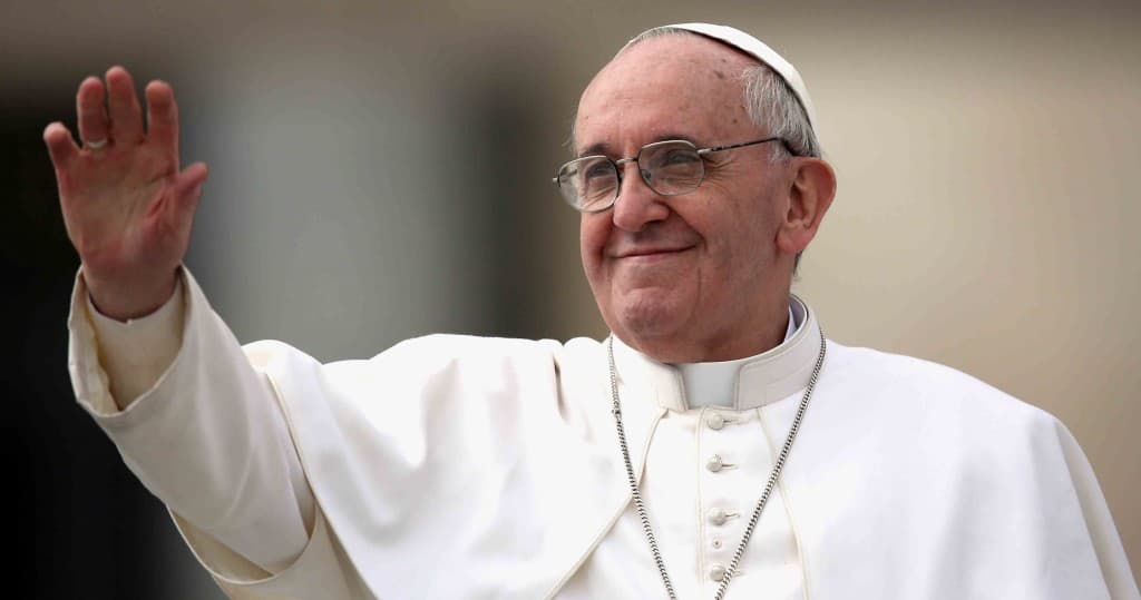 Papa: servidores podem negar licença para casamento gay