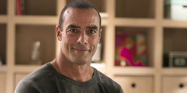 Modelo Paulo Zulu entra na Justiça para retirar nude da internet