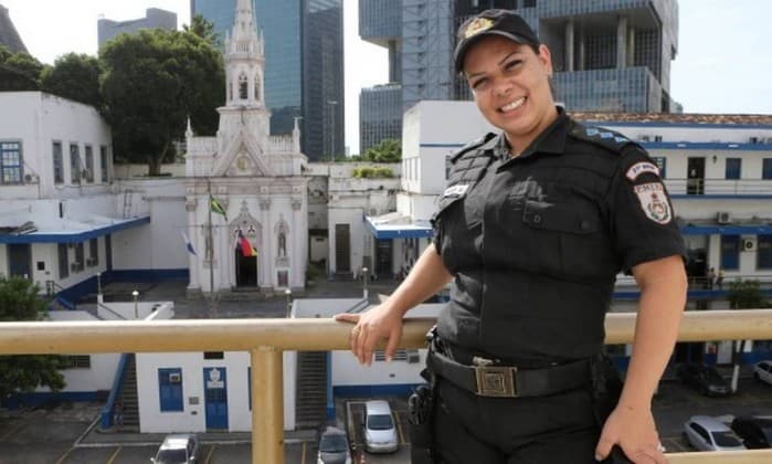 Capitão da PM é presa por incitar greve em rede social