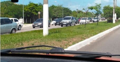 FOTO: Motoristas do UBER em carreata de protesto em Natal após assassinato de membro em tentativa de assalto