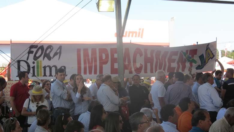 FOTO: Michel Temer é recebido com vaias na Agrishow; vice-presidente não conseguiu discursar