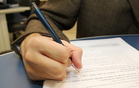 Projeto prevê realização de concurso público para estagiários