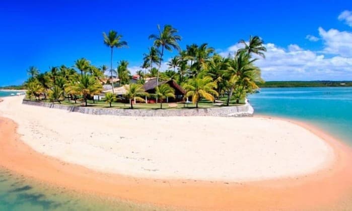Evento de luxo de juízes em resort na Bahia será pago por empresa com passivo judicial; direito a show de Ivete Sangalo