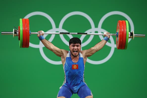 BIZARRO: Medalhista do levantamento de peso é desclassificado por ingerir veneno de rato