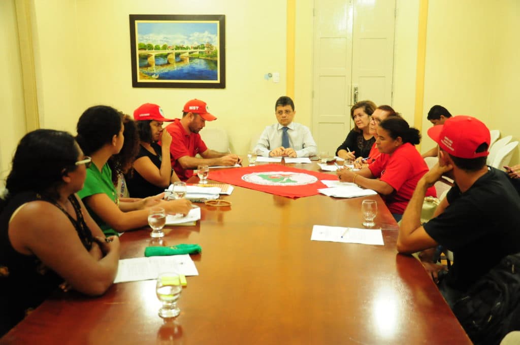 Prefeitura de Mossoró recebe e abre diálogo com representantes do MST