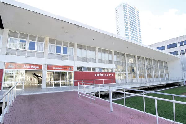 O que está acontecendo com o América Futebol Clube?