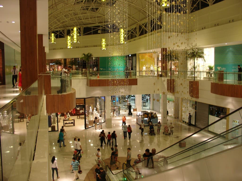 Associação recomenda que shoppings fechem durante votação do impeachment