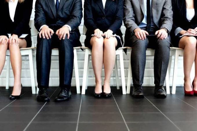Há uma única boa notícia para quem procura emprego no Brasil:  país está, sim, saindo do fundo do poço, segundo CEO