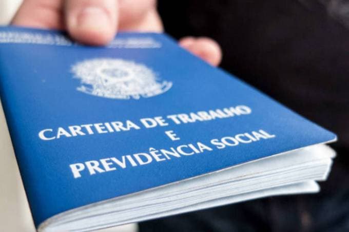 Em novo salto, desemprego no Brasil atinge 12,6%; quase 13 milhões