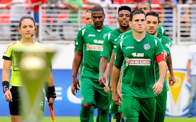 Guarani rescinde com elenco inteiro, economiza salários e assume "risco"