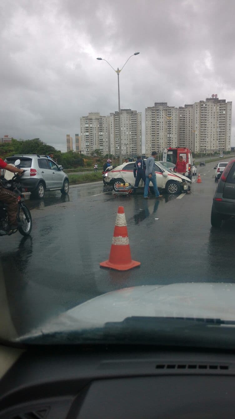 FOTO: Acidente na BR-101 na manhã deste sábado