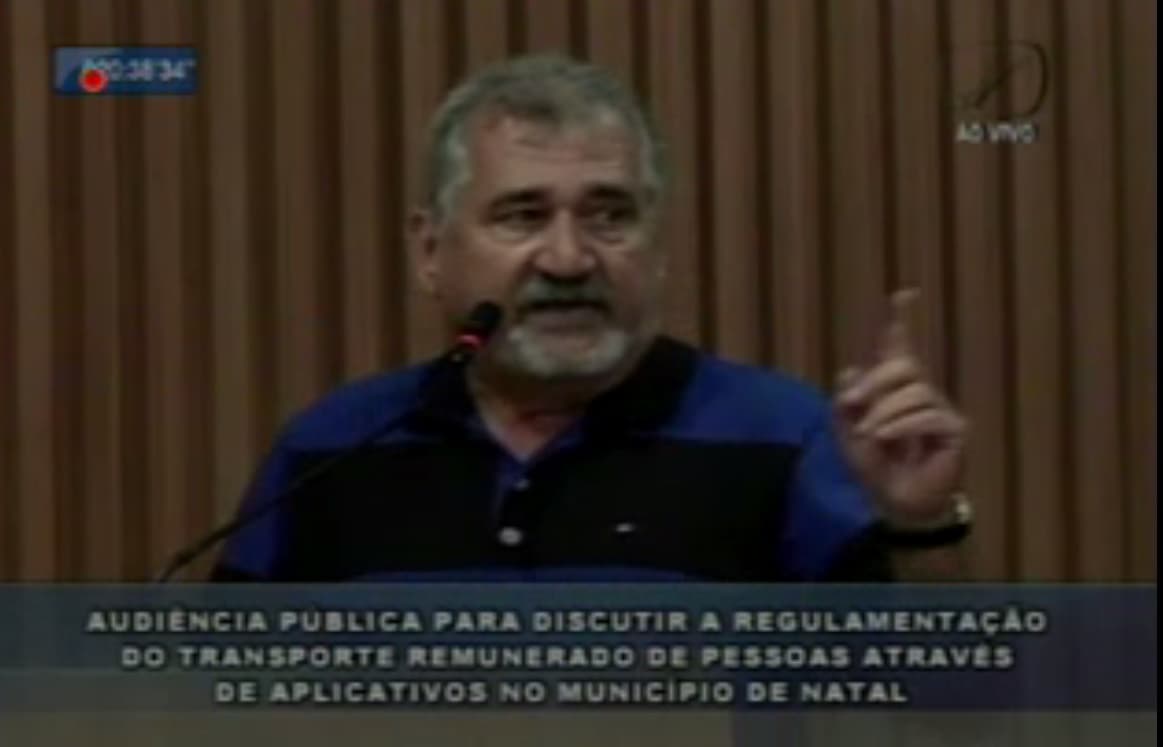 Audiência sobre Uber tem clima tenso e taxistas questionam "despreparo" do Poder Público sobre o tema
