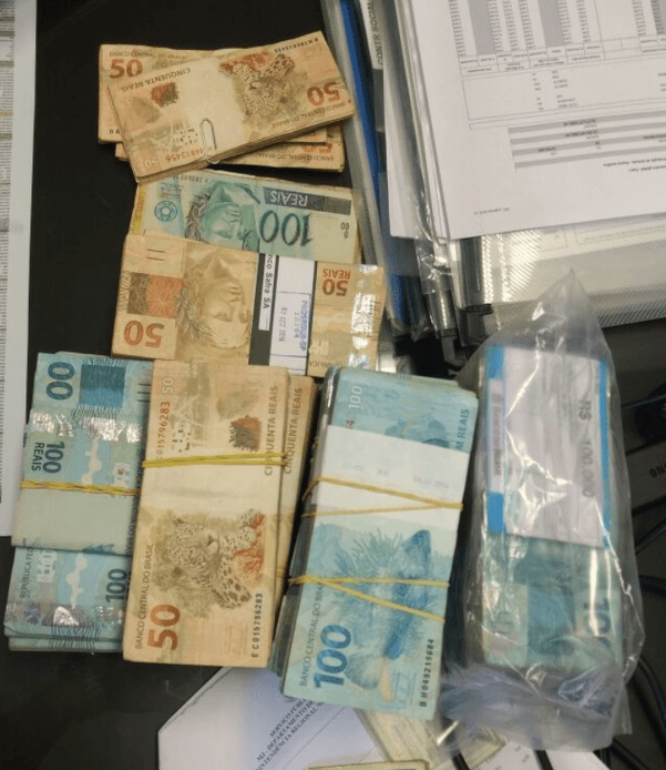 FOTO: PF divulga imagem do dinheiro apreendido na operação Hefesta, que investiga o Museu do Lula