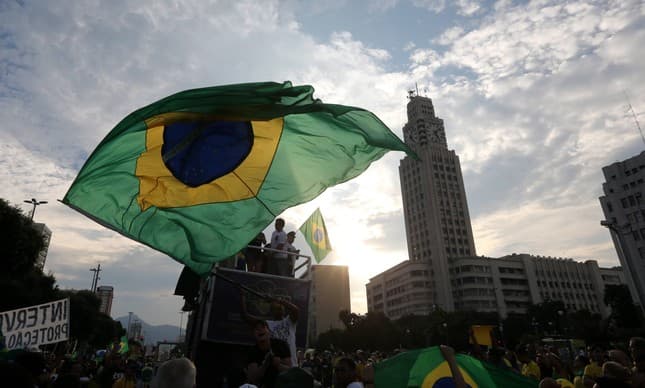 Generais expressam ao STF preocupação com violência nas manifestações