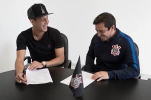 Potiguar Rodriguinho ganha aumento e estende contrato com o Corinthians até o fim de 2019