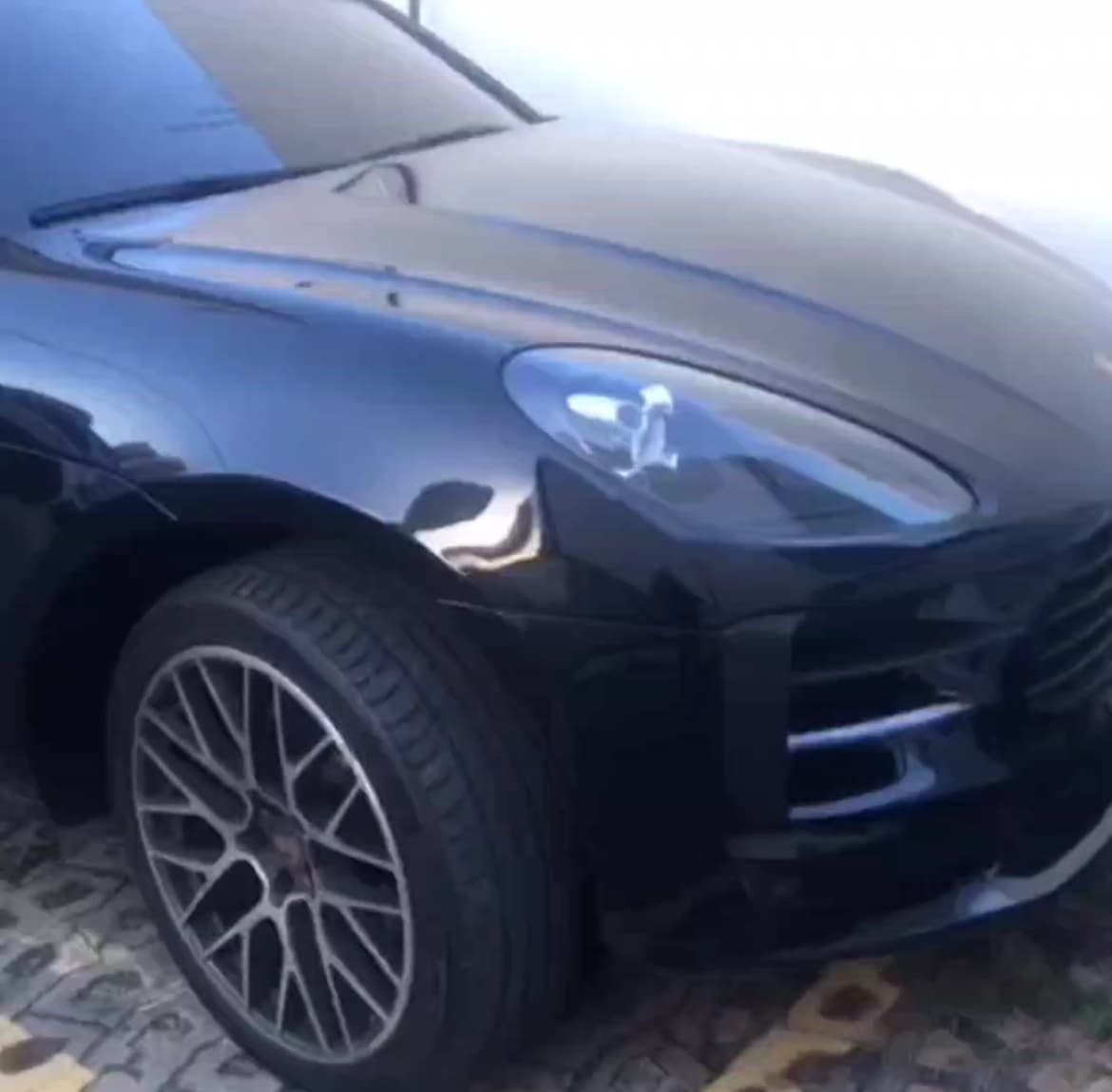 Influencer preso em Natal por vender conteúdo sexual infantil esbanjava luxo e tinha um Porsche Macan
