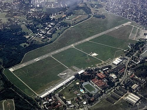 Militar morre após paraquedas não abrir durante treinamento no RJ