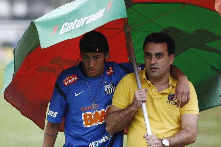 Ex-braço direito ganha R$ 3 milhões de empresas dos pais de Neymar na justiça