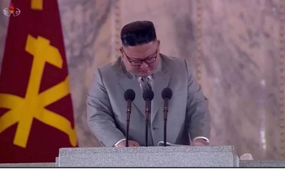 Kim Jong-un chora e pede perdão por fracasso; ditador é alvo de sanções