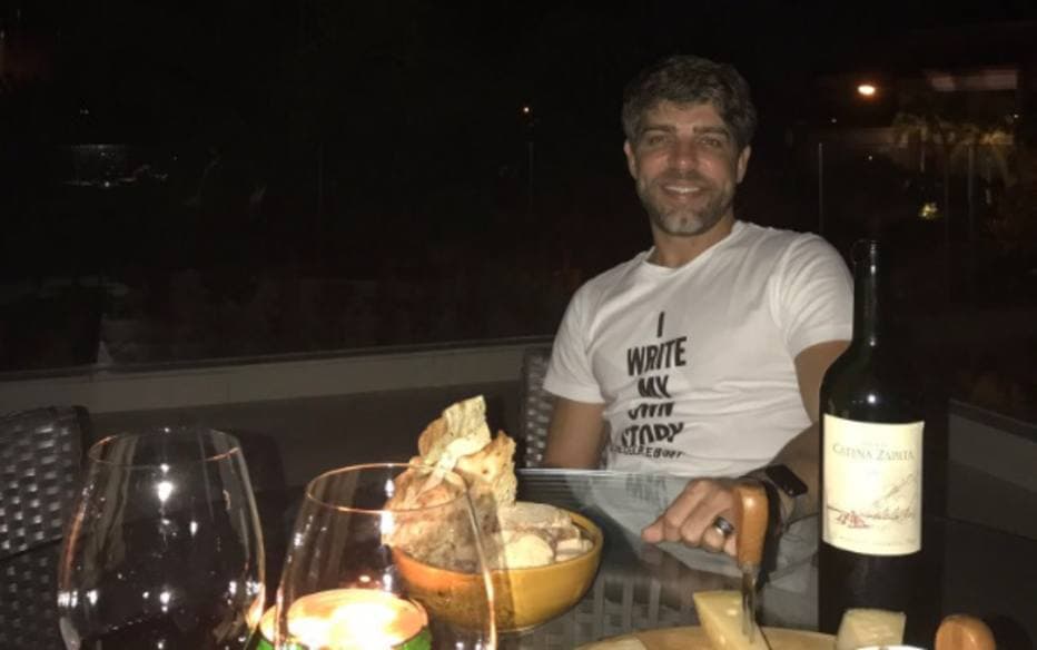 Juninho Pernambucano critica repórteres e leva bronca ao vivo da direção do SporTV