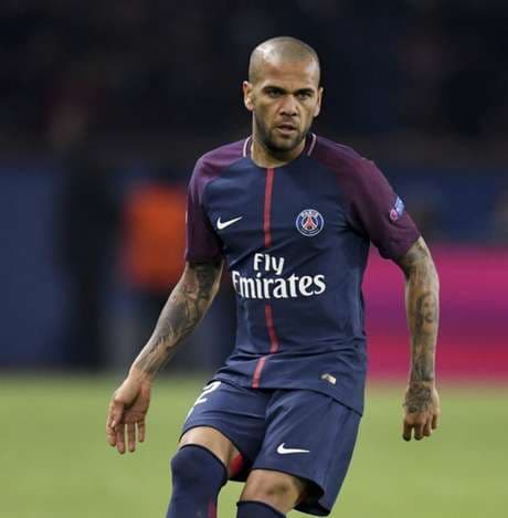 Daniel Alves se diz arrependido de escolher a Juve e explica ida ao PSG