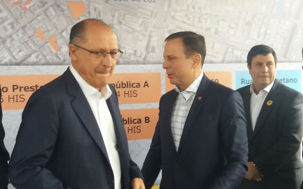 Região da "Cracolândia": dias de protestos, presos, queda de muro, feridos, e Alckmin e Doria chamados de fascistas; entenda