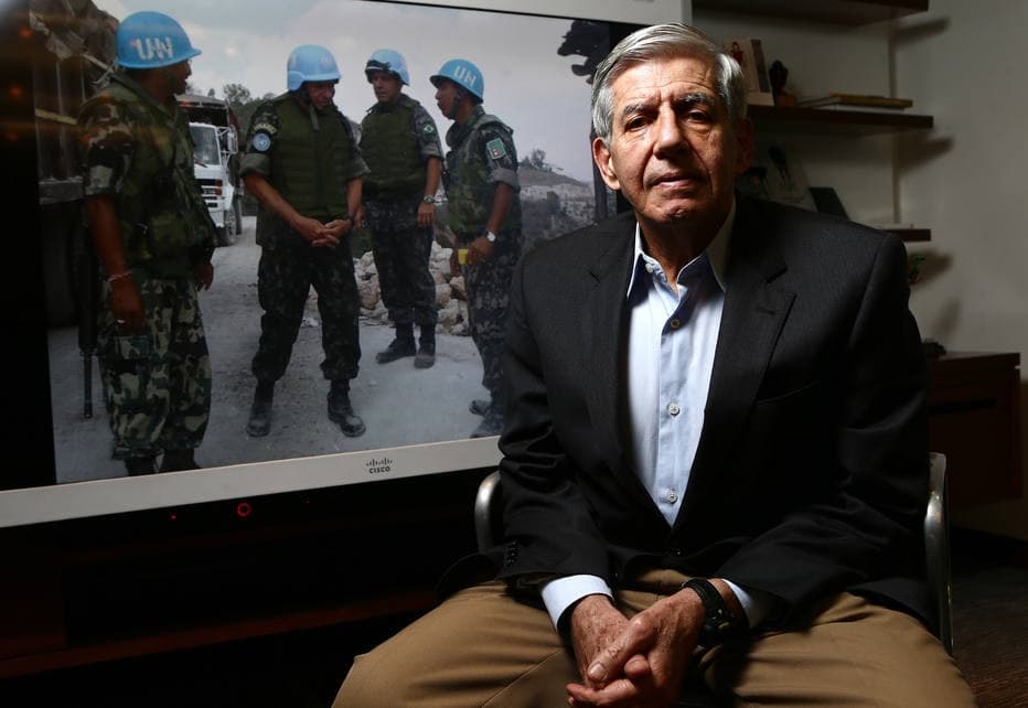 Ex-comandante de tropas no Haiti sai em defesa de general que defendeu intervenção militar
