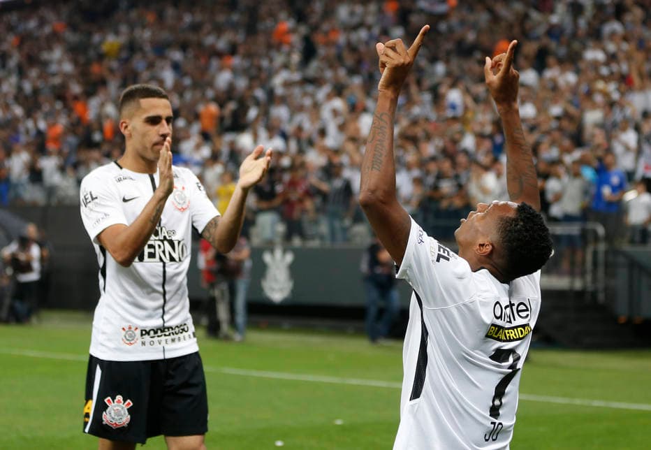 Corinthians vence o Flu e conquista o Brasileirão pela 7ª vez