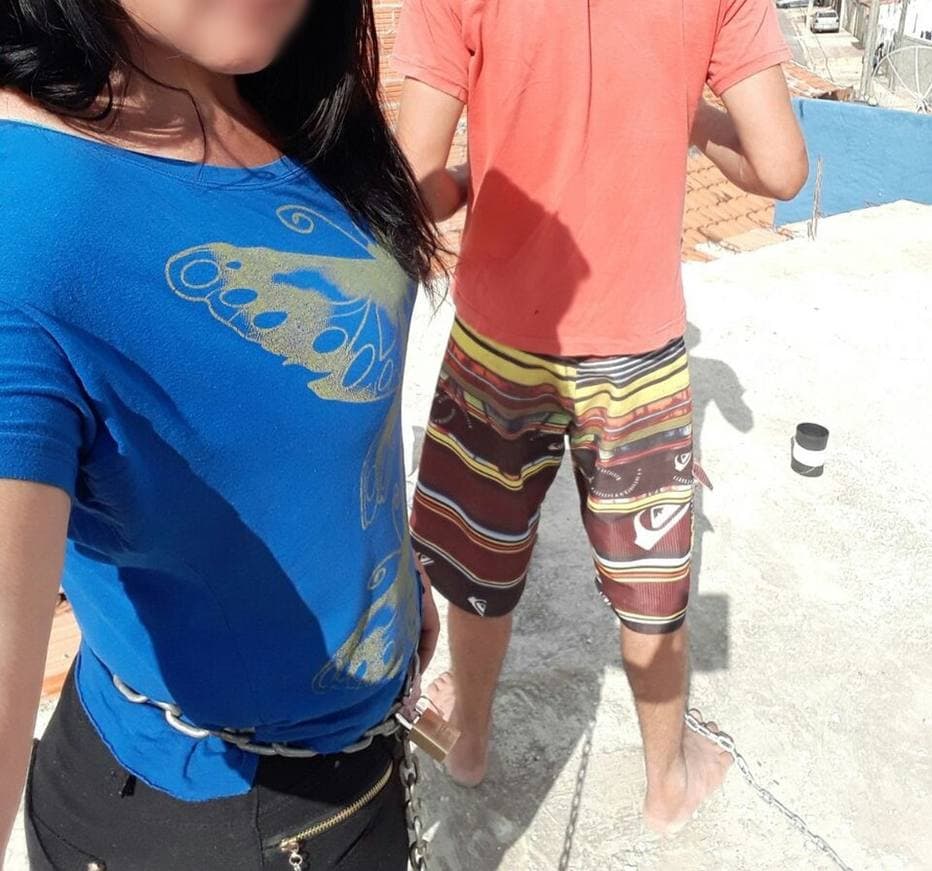 Mãe se acorrenta a filho usuário de crack no interior de São Paulo