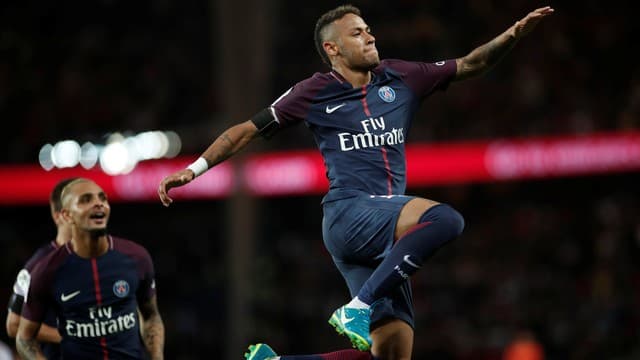 Neymar faz dois gols, dá assistências, e Paris Saint-Germain atropela o Toulouse