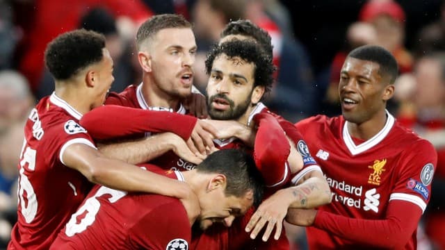 Liverpool ensaia baile com Salah e Firmino afiados, mas Roma renasce com gols no fim