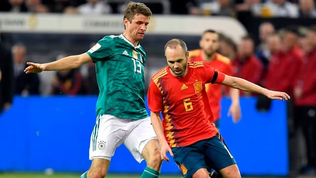 Antes de rever Brasil, Alemanha empata com Espanha em amistoso de alto nível