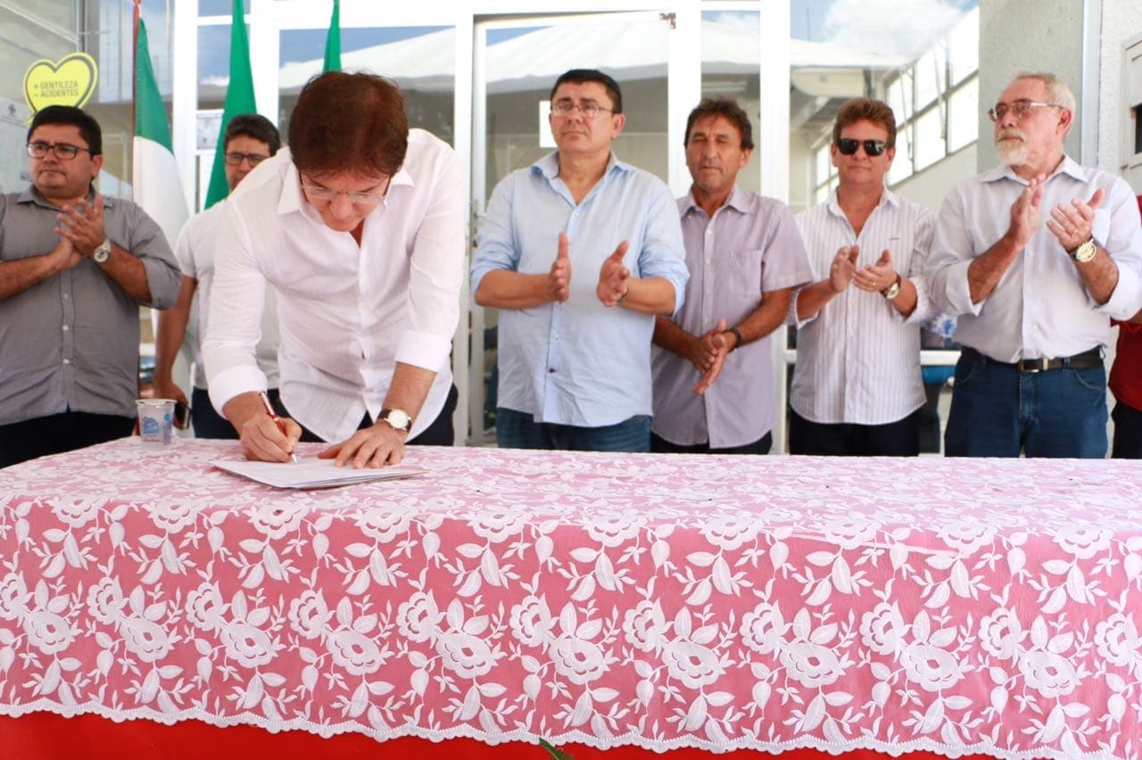 Governador assina ordem de serviço para construção da 21ª Central do Cidadão, em Parelhas