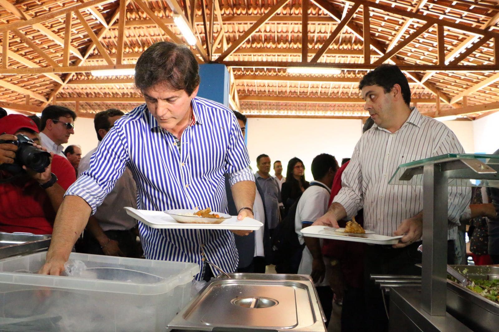 Governador inaugura oficialmente restaurante popular da UERN