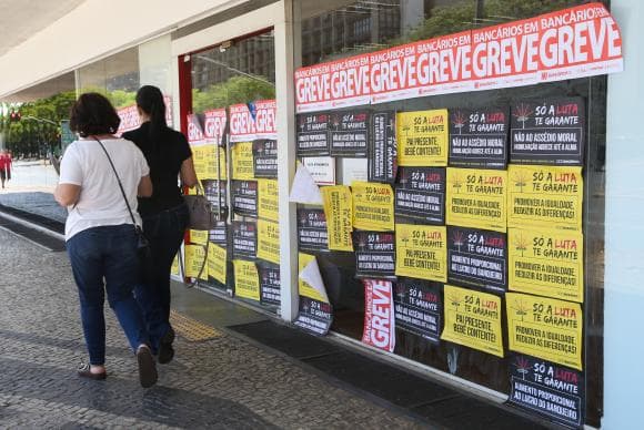 Bancários participam de nova rodada de negociações nesta tarde em São Paulo
