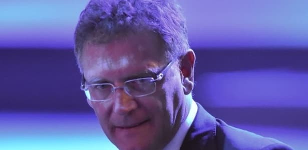 Valcke teria participado de venda ilegal de ingressos na Copa, diz jornal; após denúncia, Fifa anuncia seu afastamento