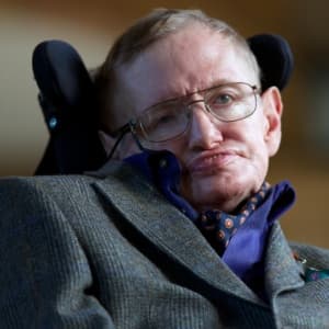 "Raça humana terá que sair da Terra para sobreviver", diz Stephen Hawking