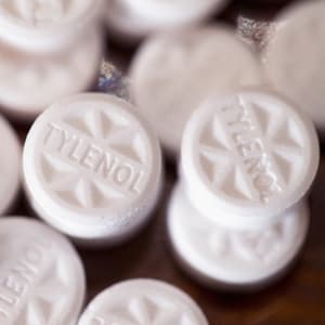 Tylenol não inibe apenas a dor, mas também as emoções, aponta estudo
