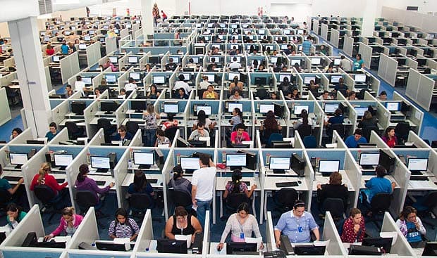 Com discurso repetitivo, call center deixa cliente em fúria, diz estudo