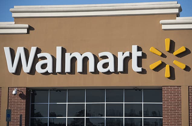 Rede Walmart estuda fechar unidades e cortar empregos no país em 2016