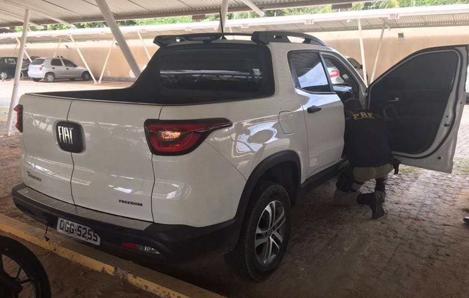 FOTOS: PRF prende três com carro roubado e drogas que passam de R$ 220 mil; seriam vendidas em festa rave em Natal
