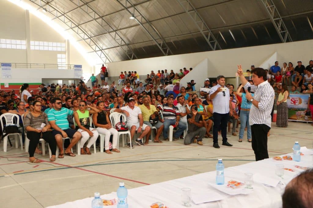 Seridó: Governo investe R$ 2 milhões no Microcrédito do Empreendedor e autoriza construção de casas na Nova Barra de Santana